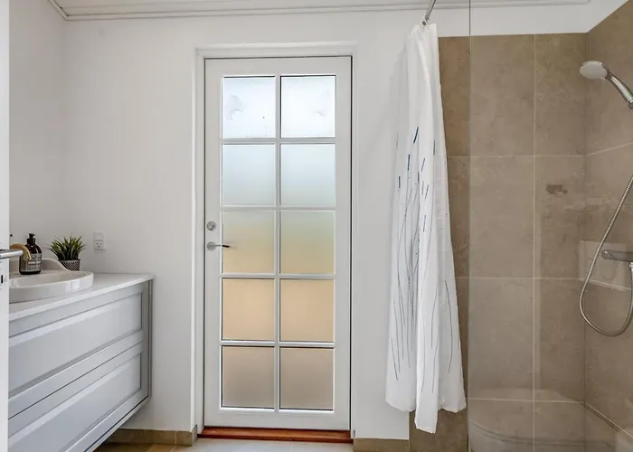 Semesterbostad Thine - 250m From The Sea By Interhome *